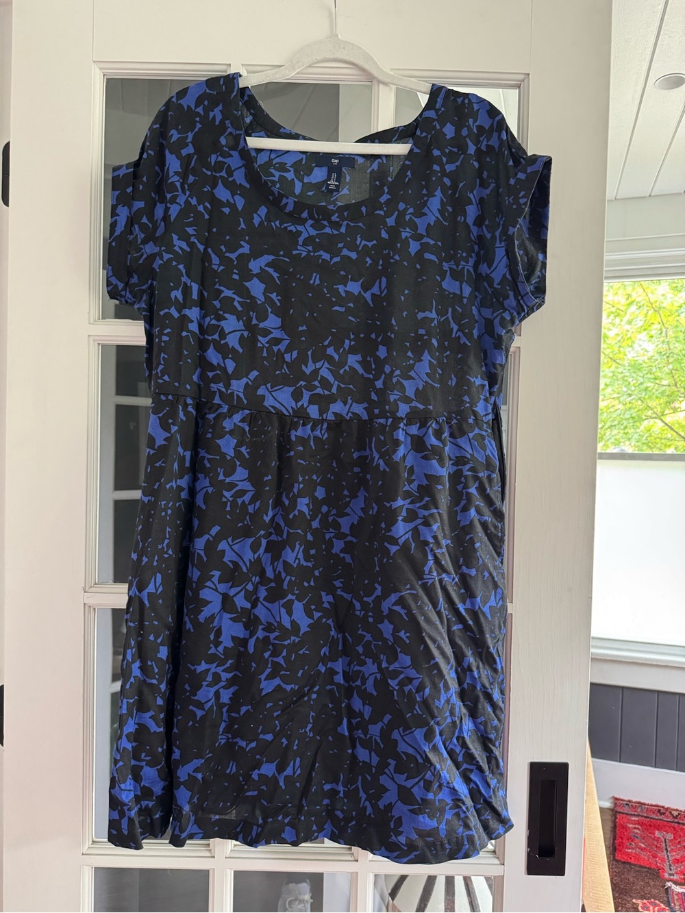 GAP Black and Blue Short Sleeve Empire-Waist Dress